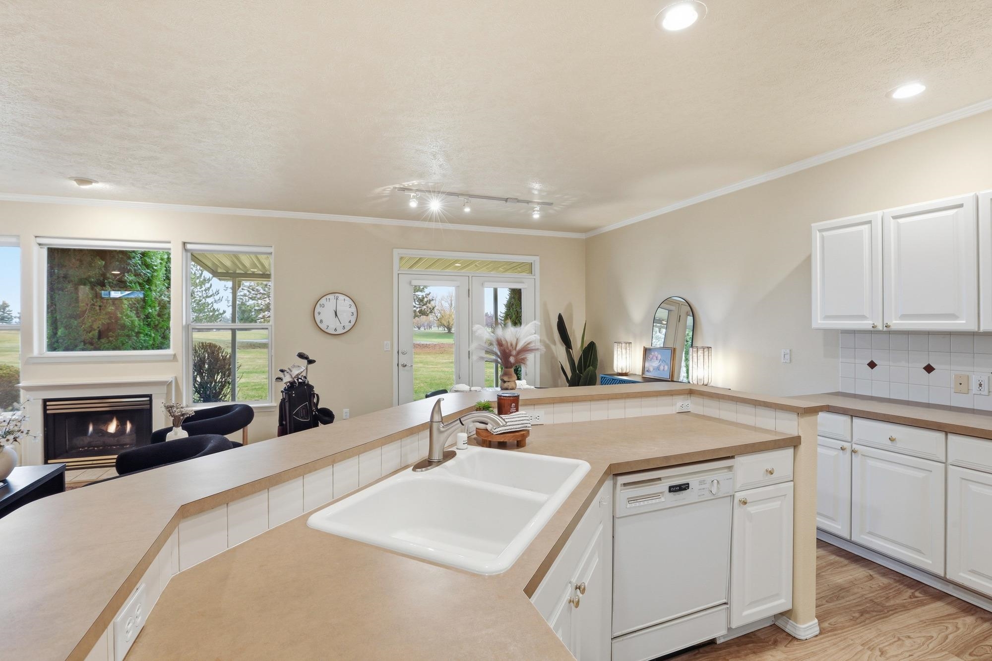 1013 N Country Club Dr