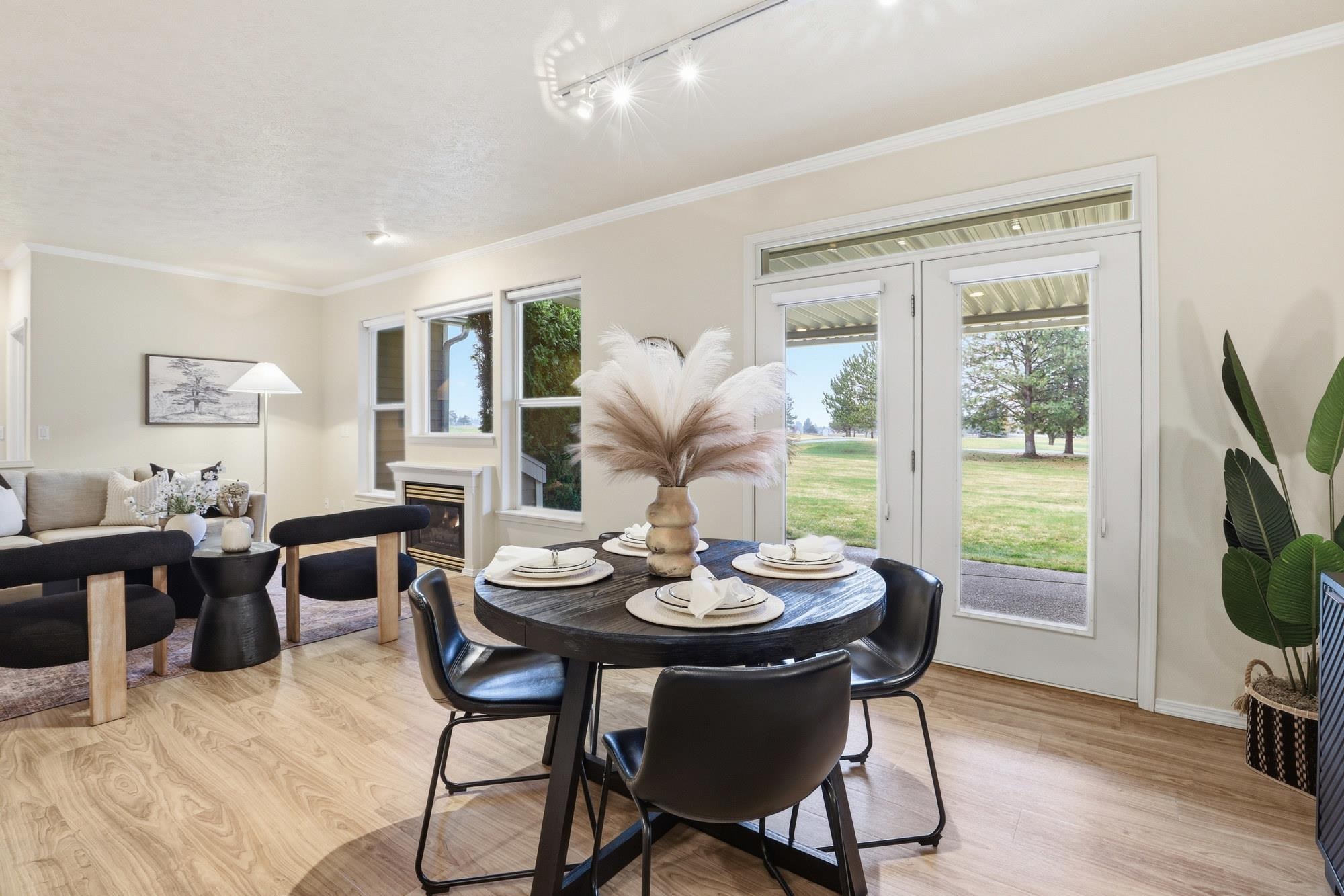 1013 N Country Club Dr