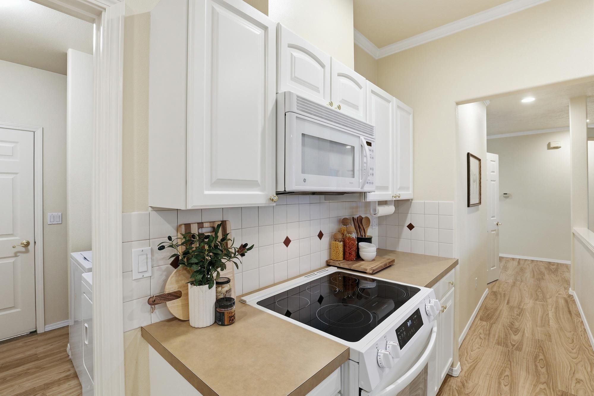 1013 N Country Club Dr