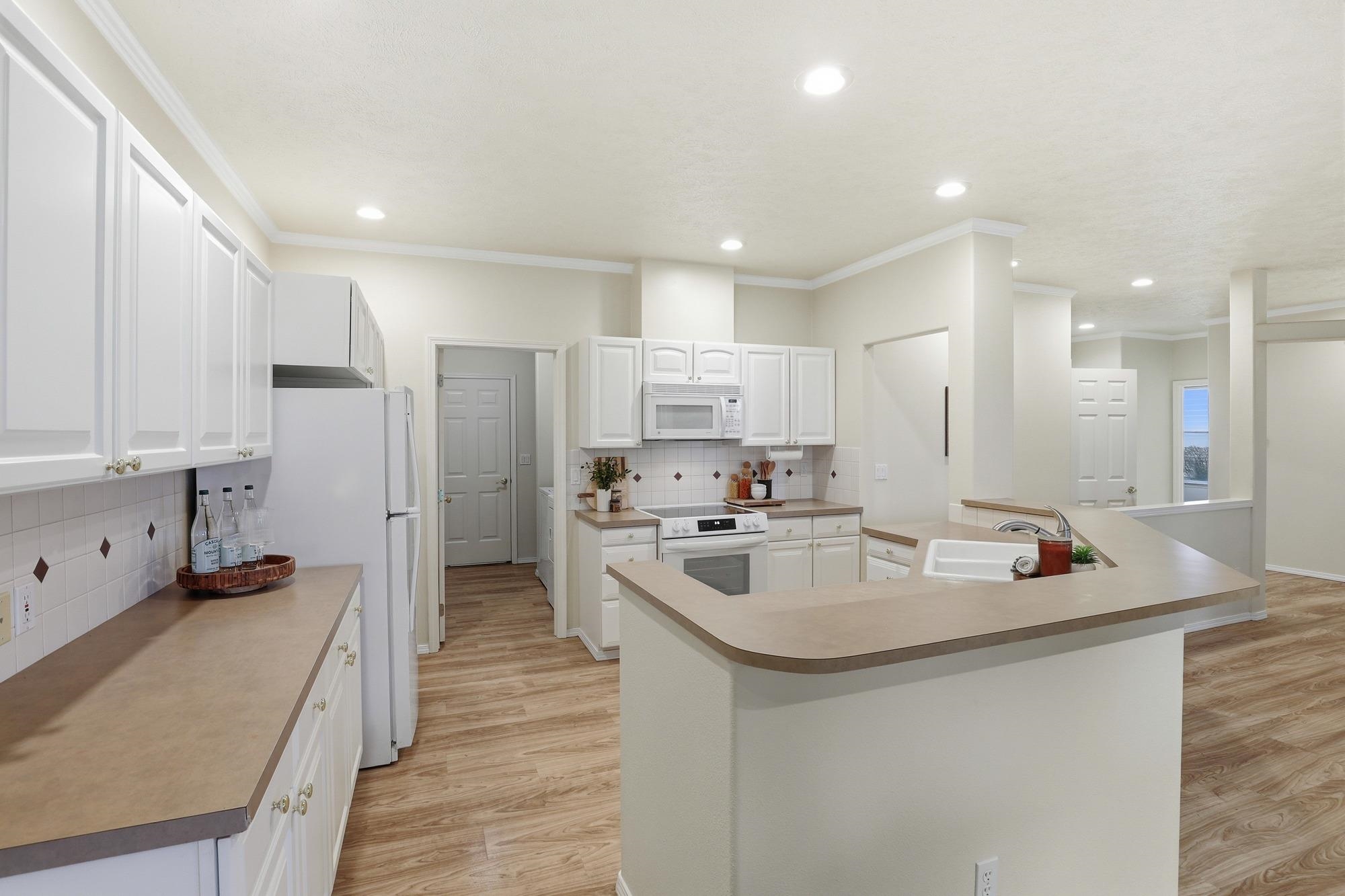 1013 N Country Club Dr