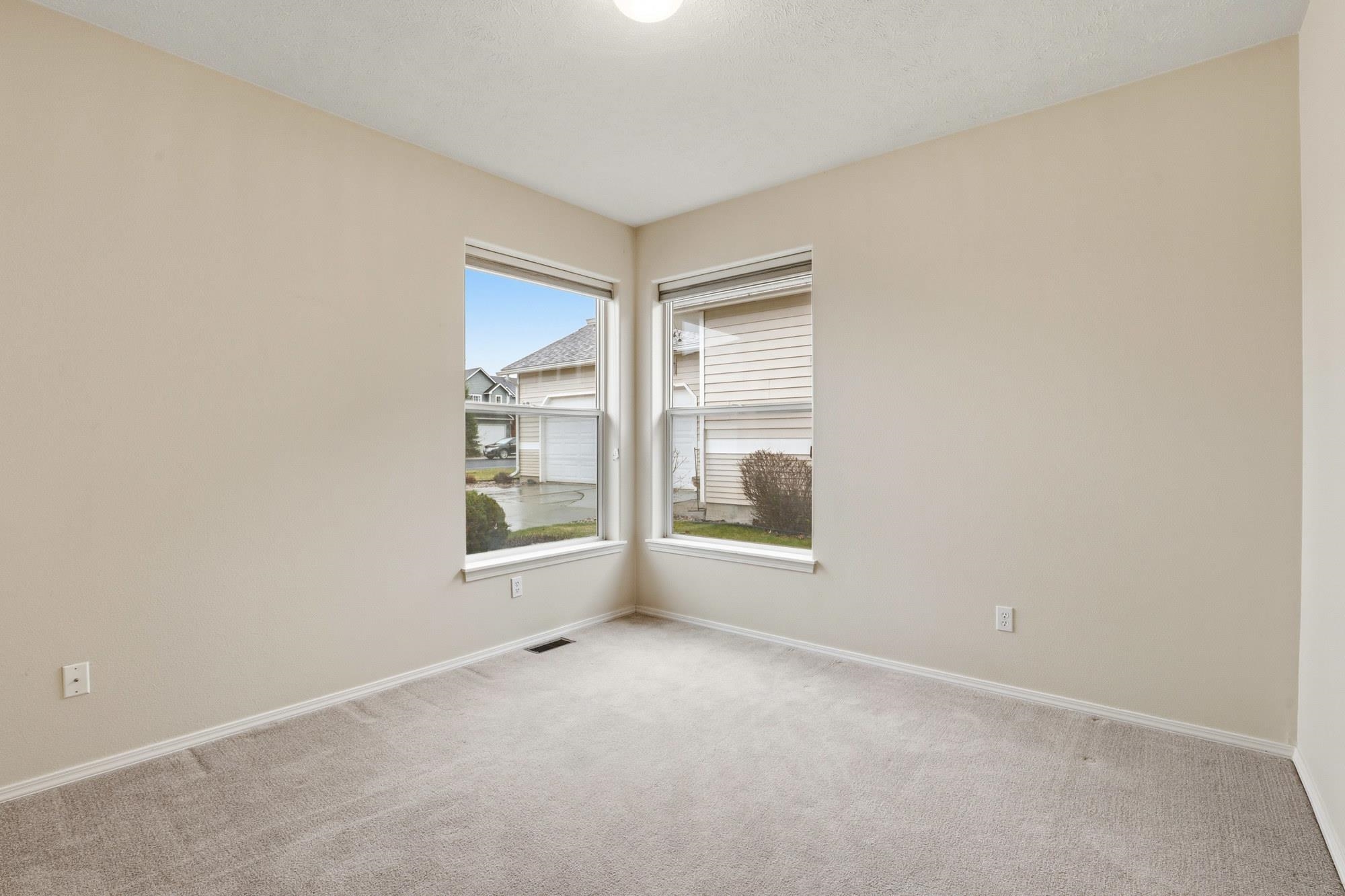 1013 N Country Club Dr