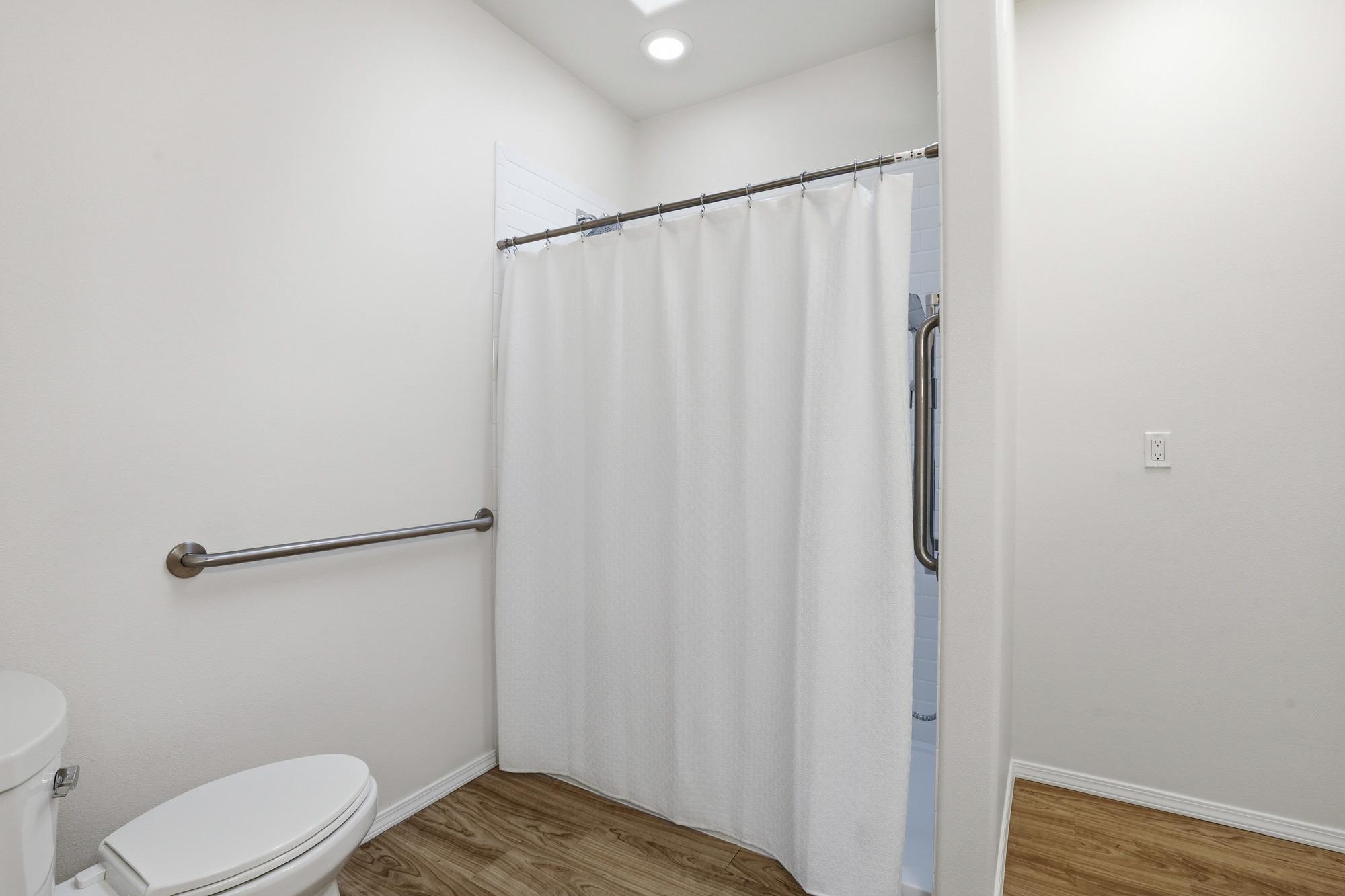 1013 N Country Club Dr