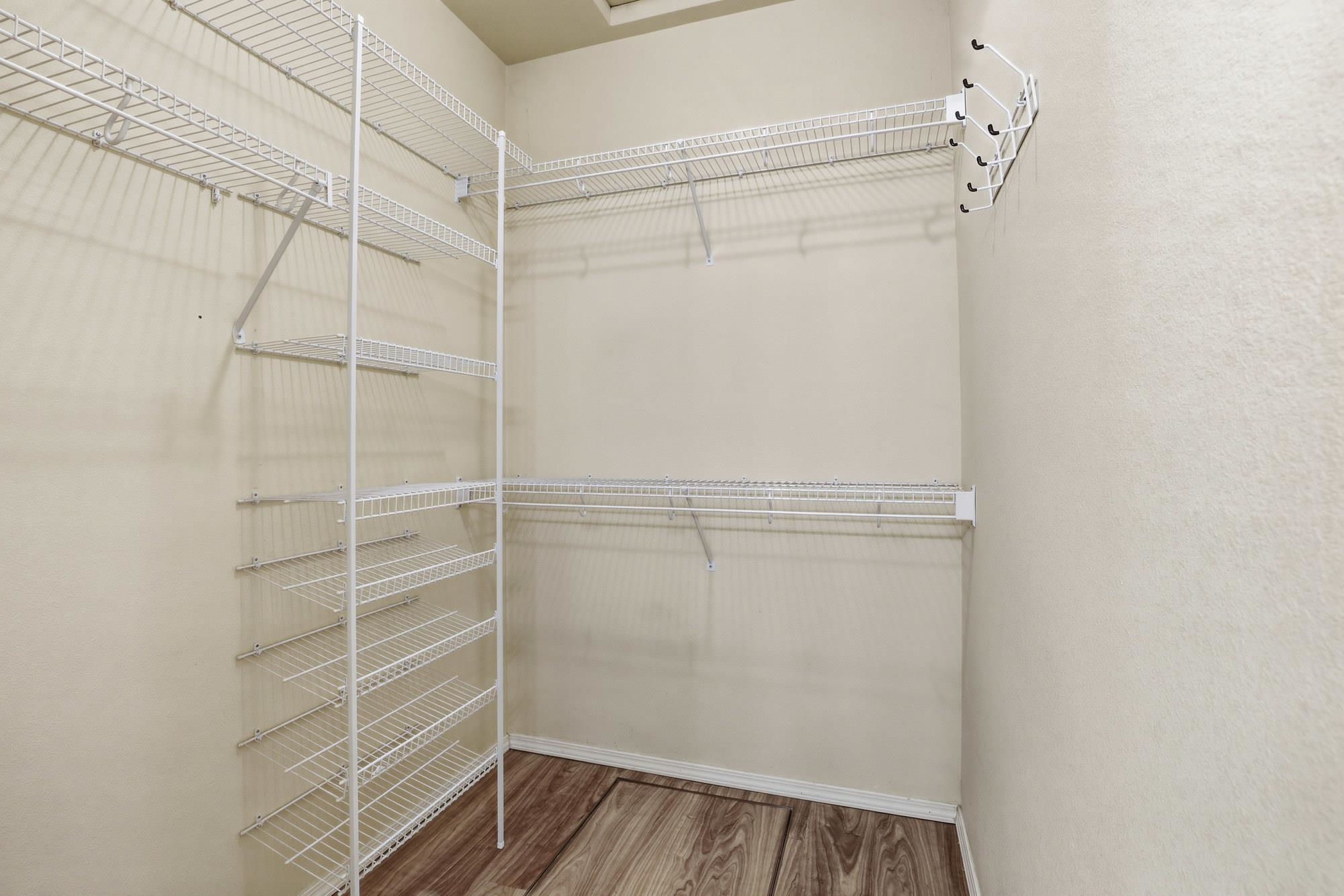 1013 N Country Club Dr