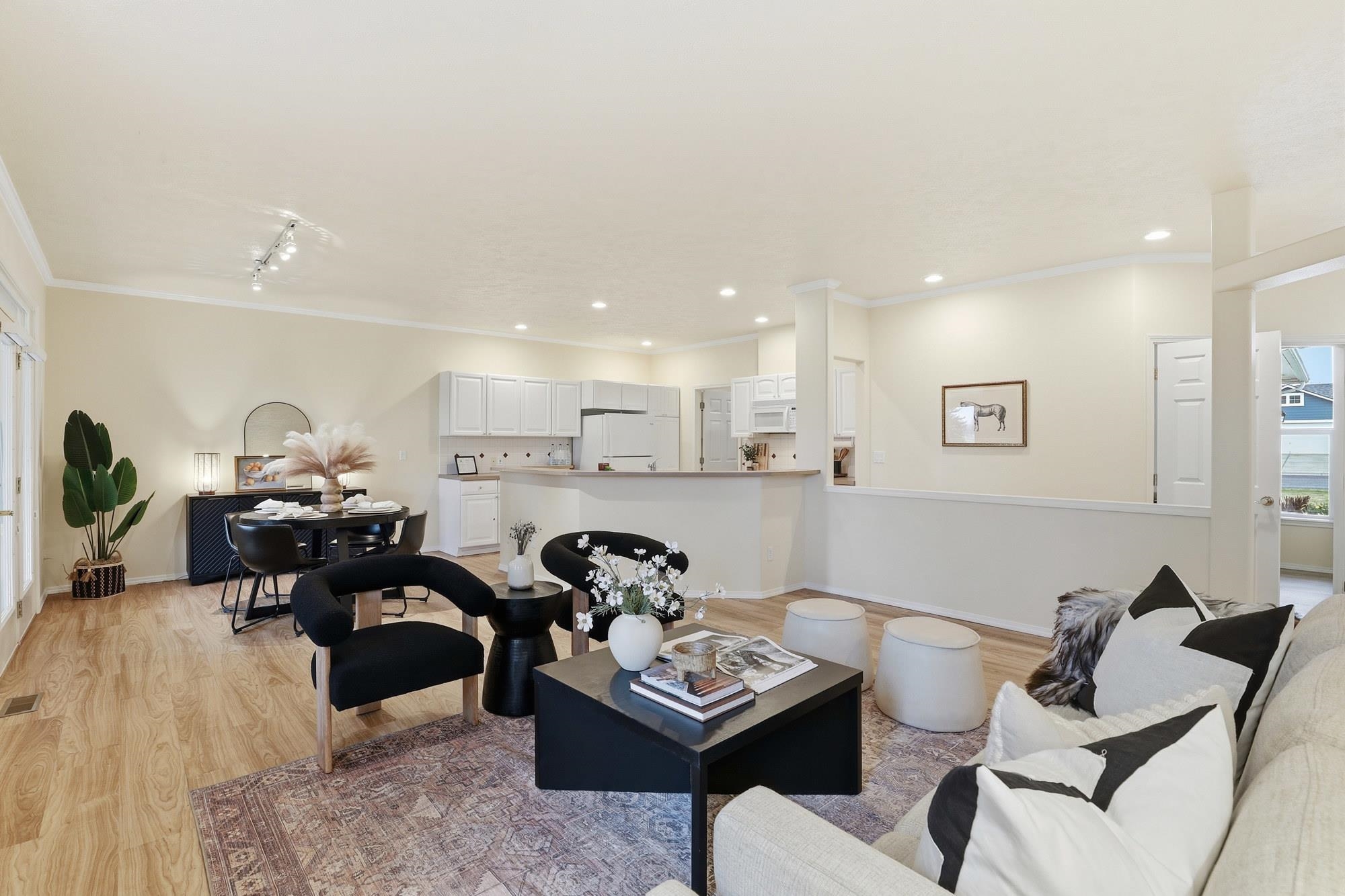 1013 N Country Club Dr