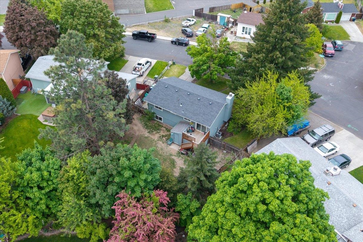 610 E VICKSBURG Ave