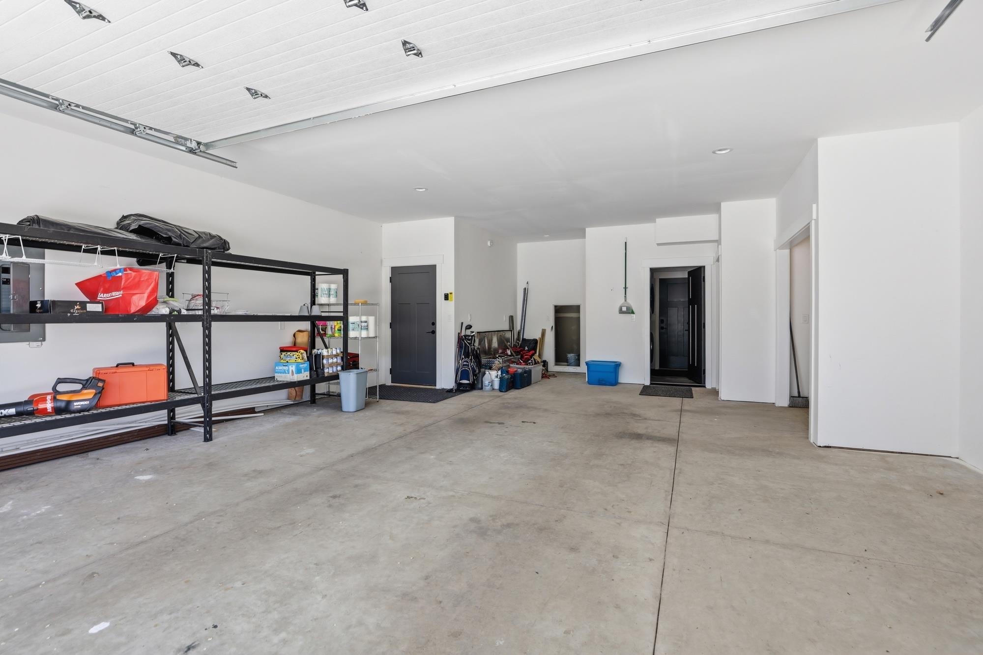 114 W GRAVES Rd