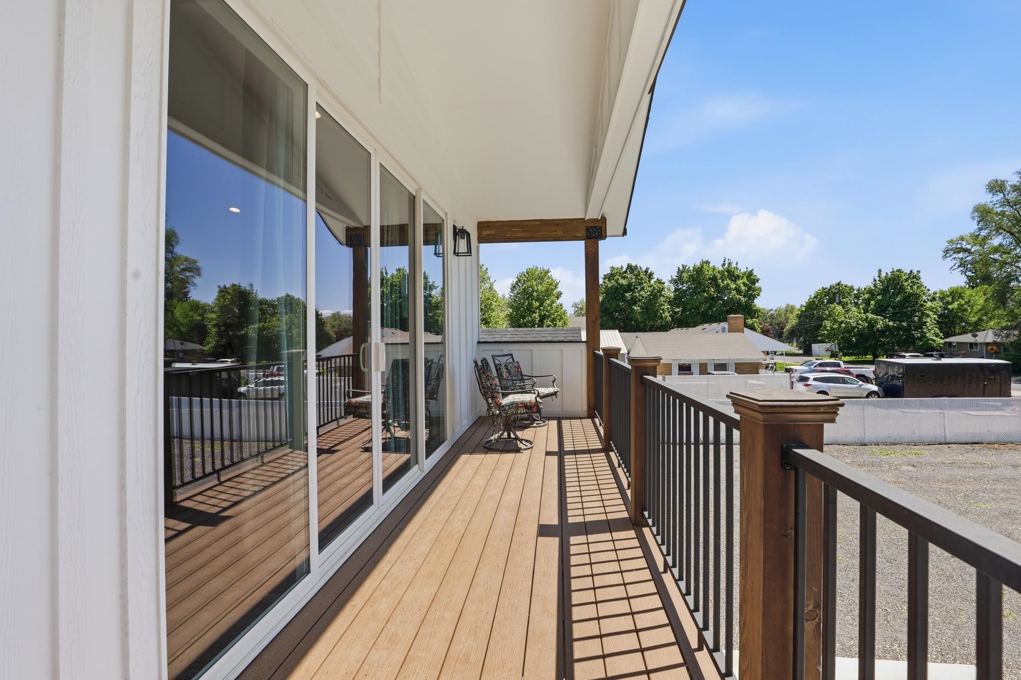 114 W GRAVES Rd