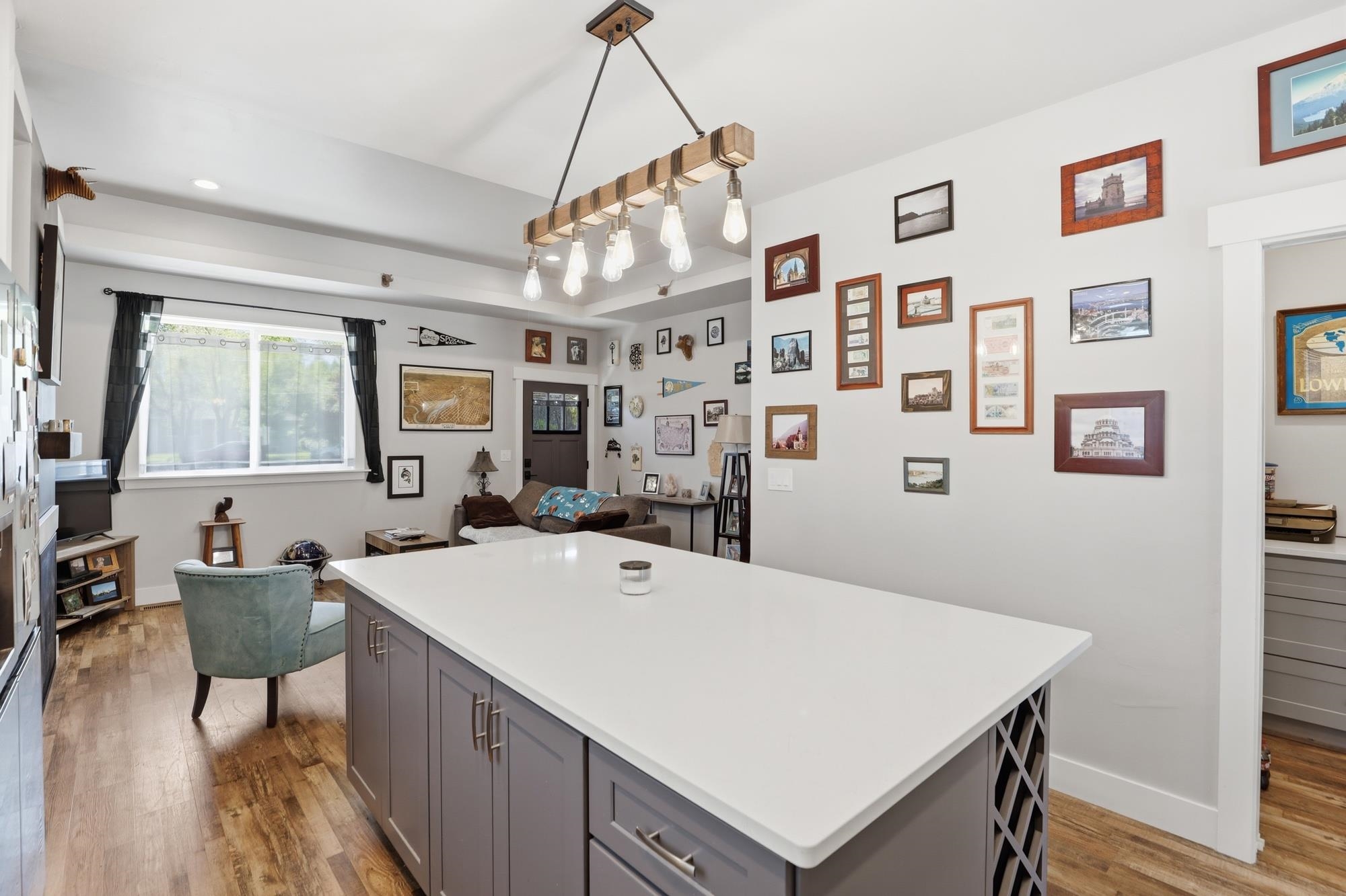 114 W GRAVES Rd