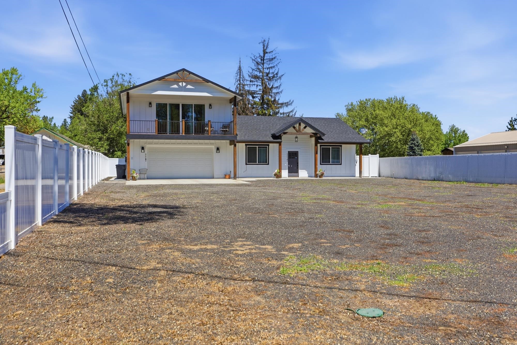 114 W GRAVES Rd