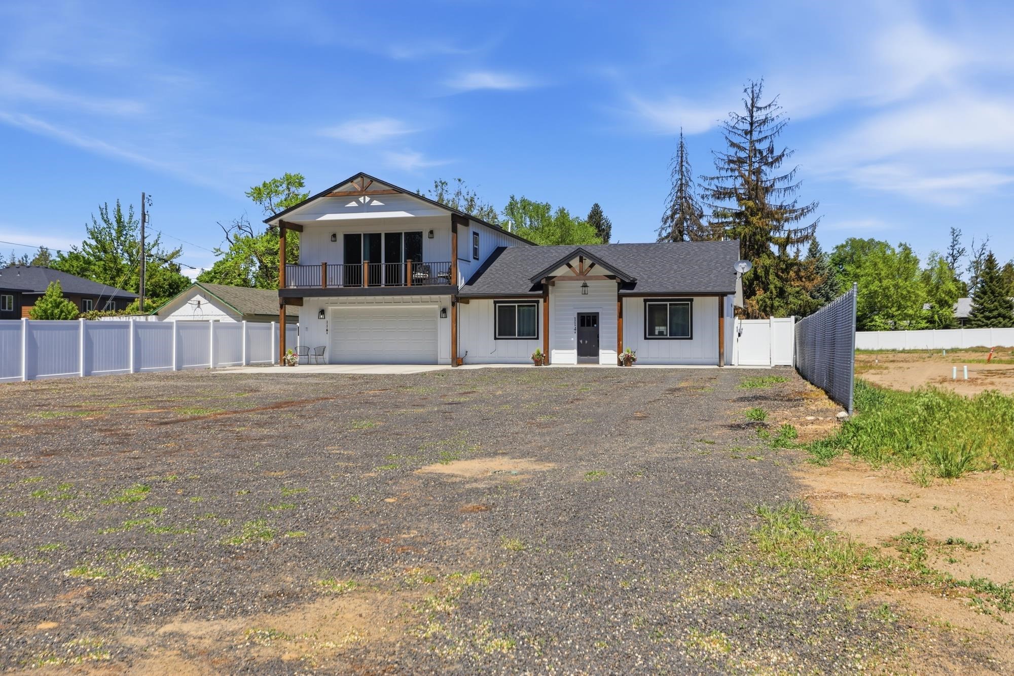 114 W GRAVES Rd