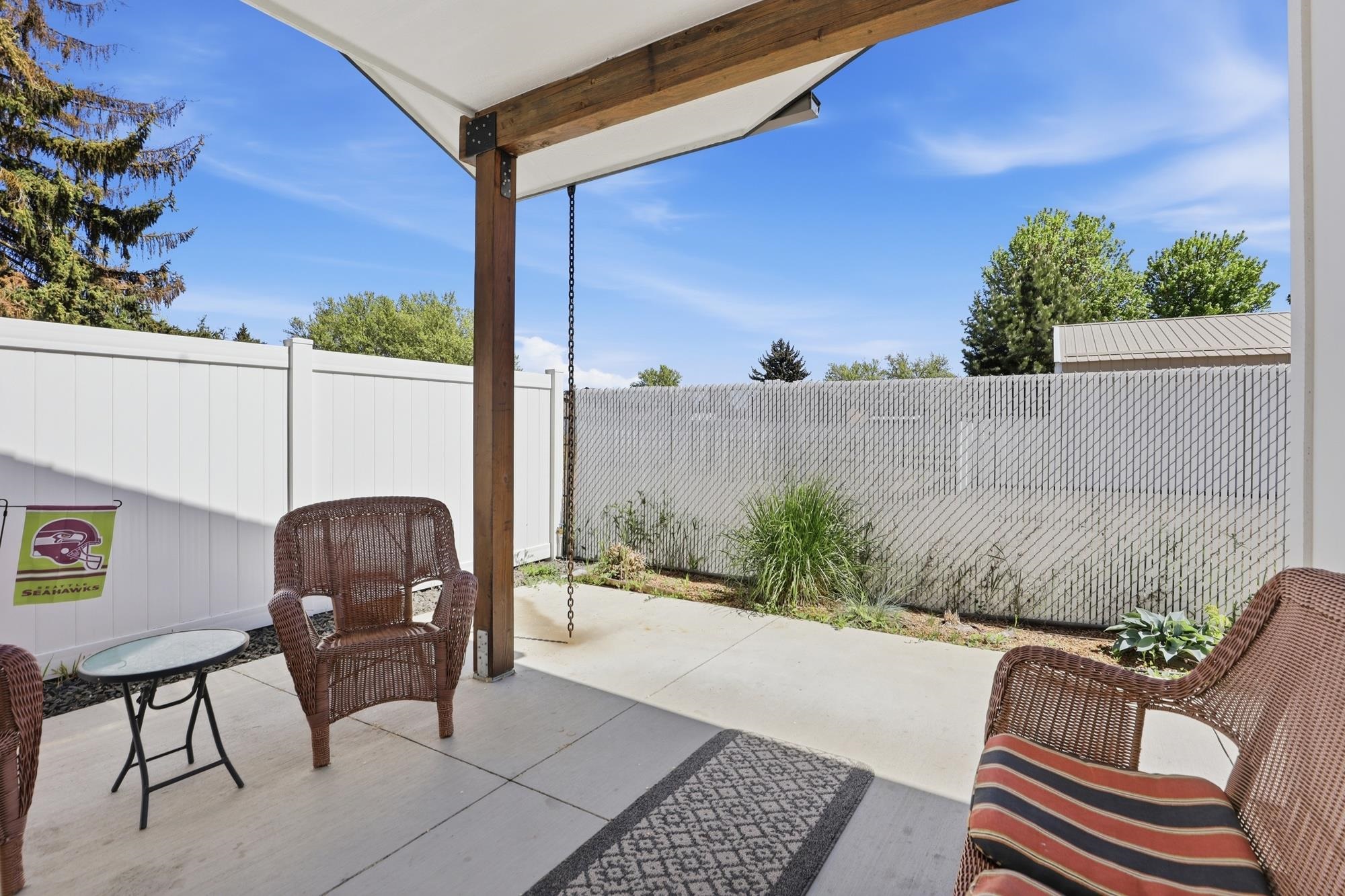 114 W GRAVES Rd