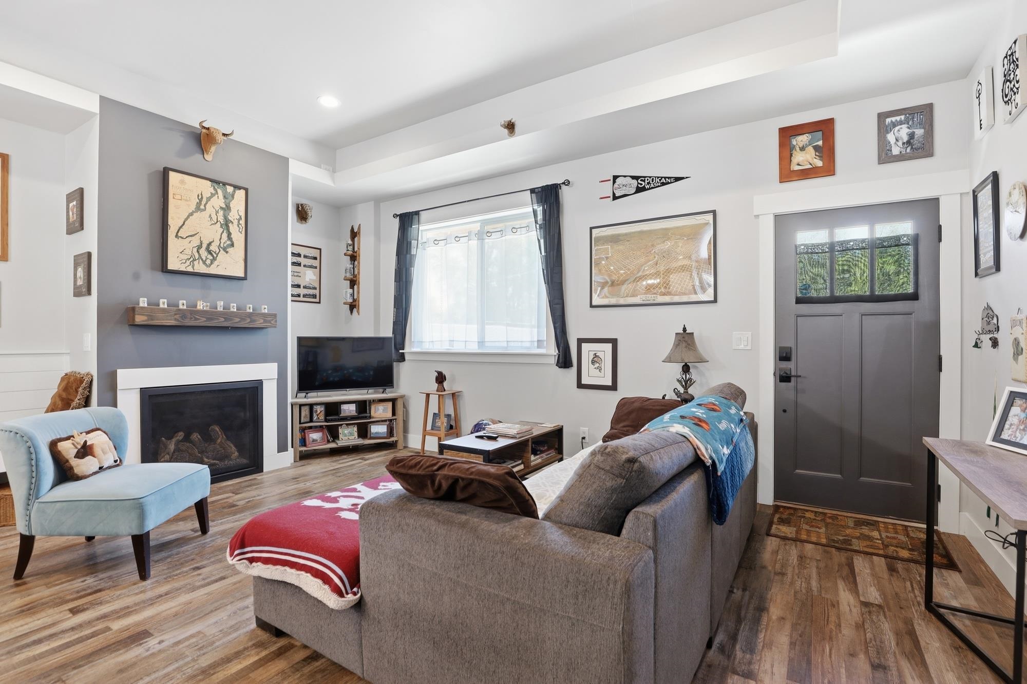 114 W GRAVES Rd