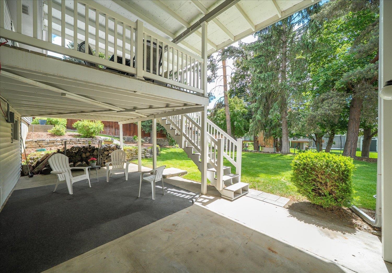 2805 W Woodside Ave