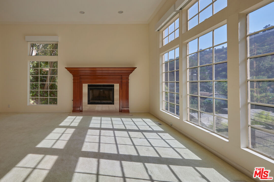 1808 Franklin Canyon Dr