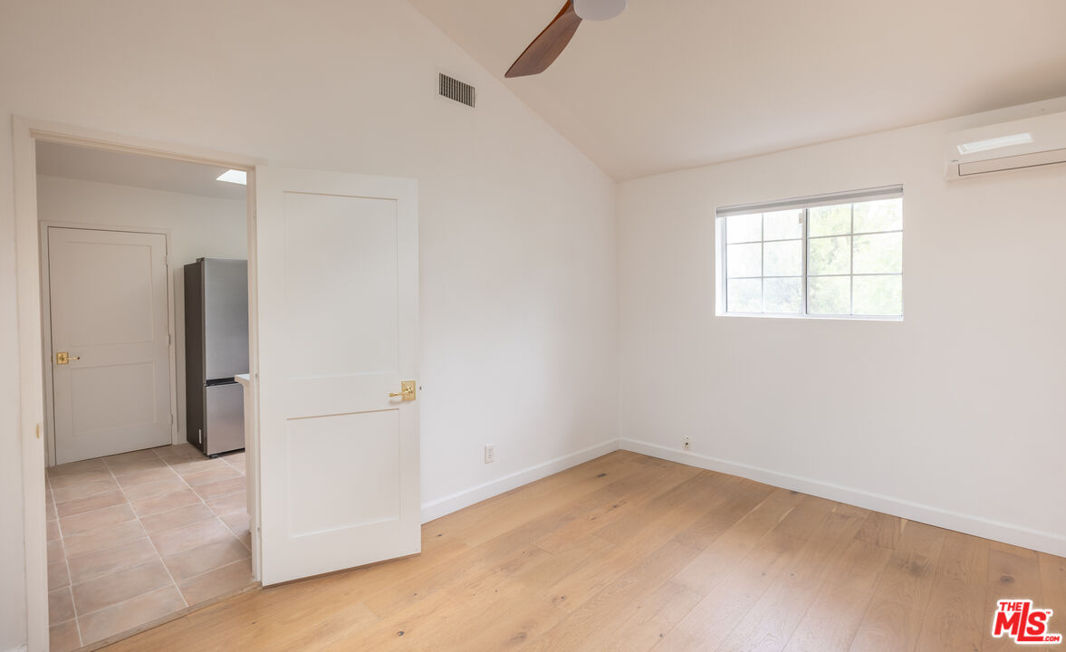 5239 San Feliciano Dr