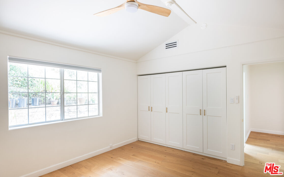 5239 San Feliciano Dr