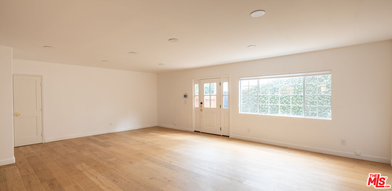 5239 San Feliciano Dr