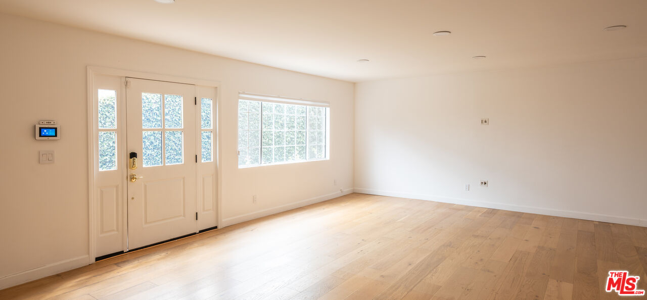 5239 San Feliciano Dr