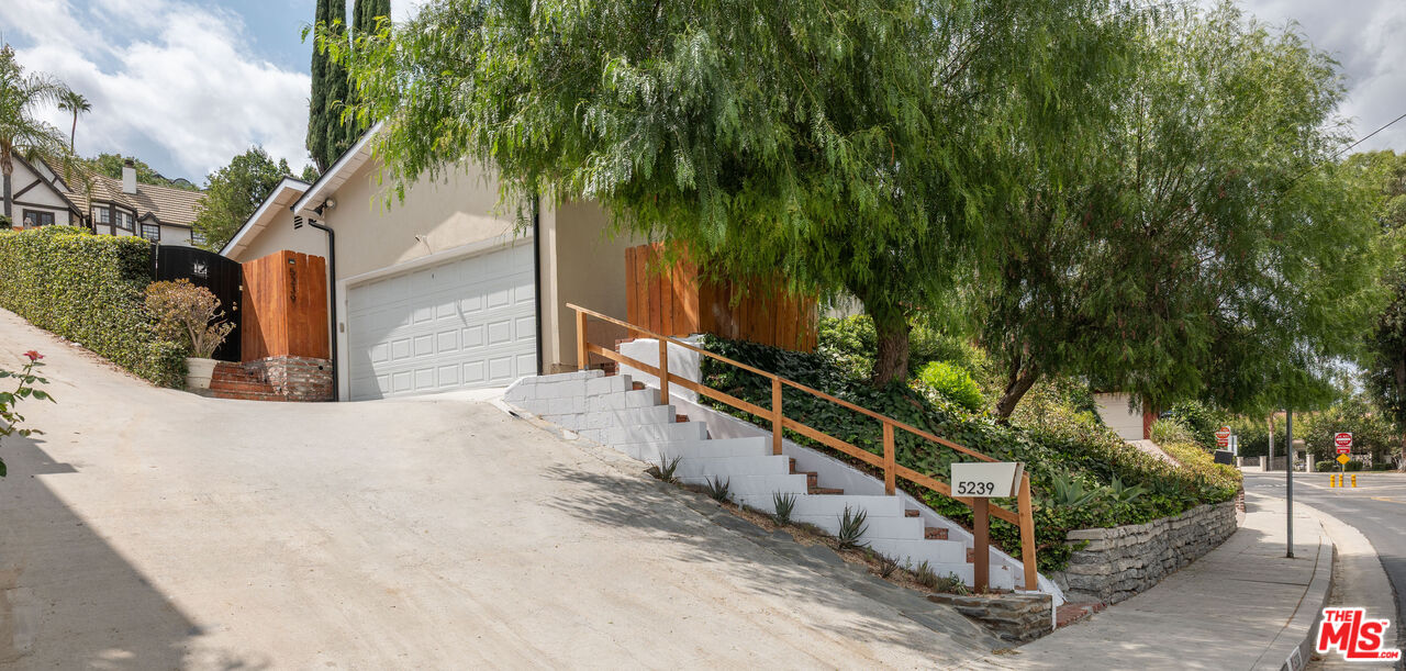 5239 San Feliciano Dr