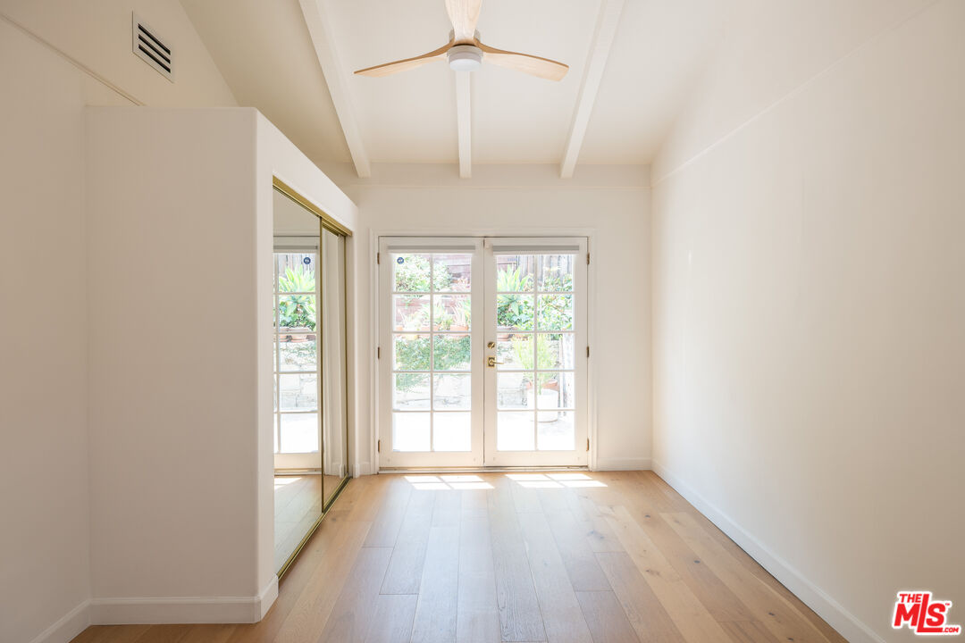 5239 San Feliciano Dr