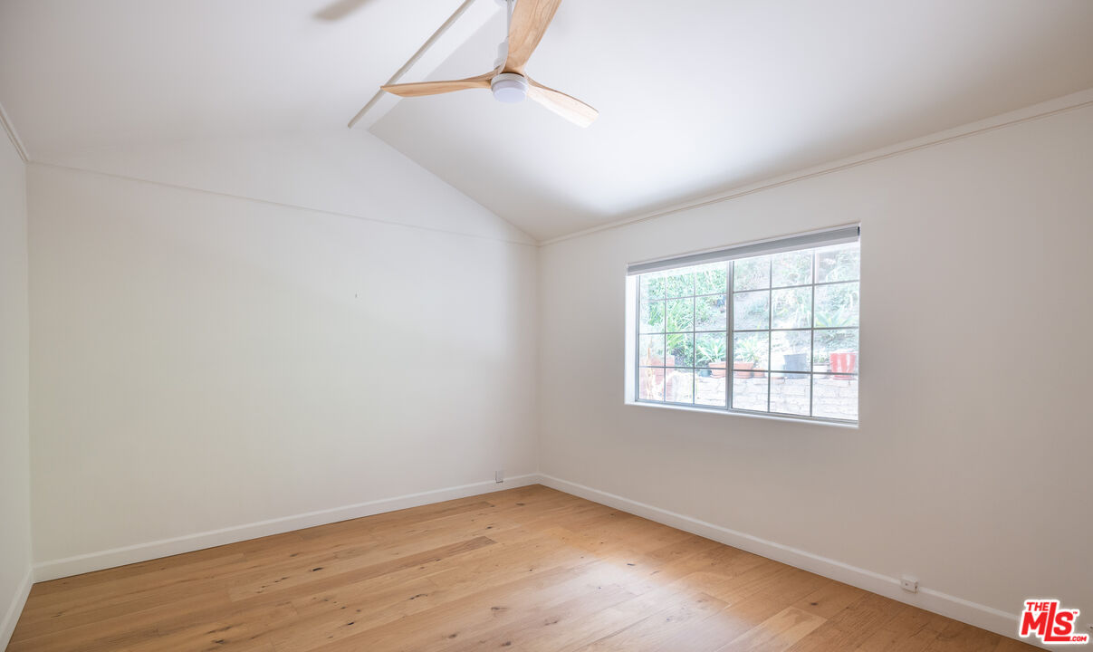 5239 San Feliciano Dr