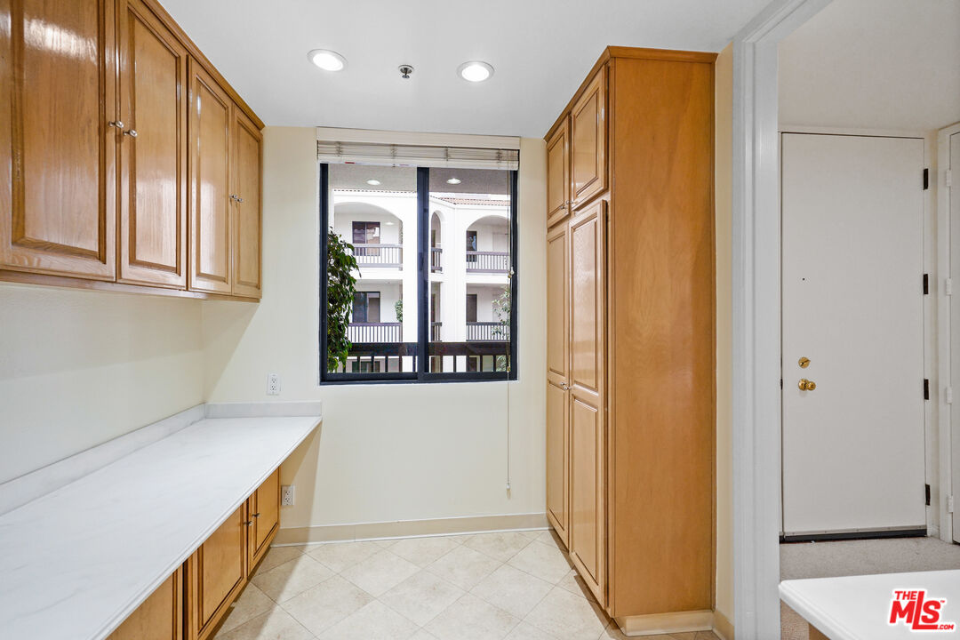 2102 CENTURY PARK LN Unit: 305