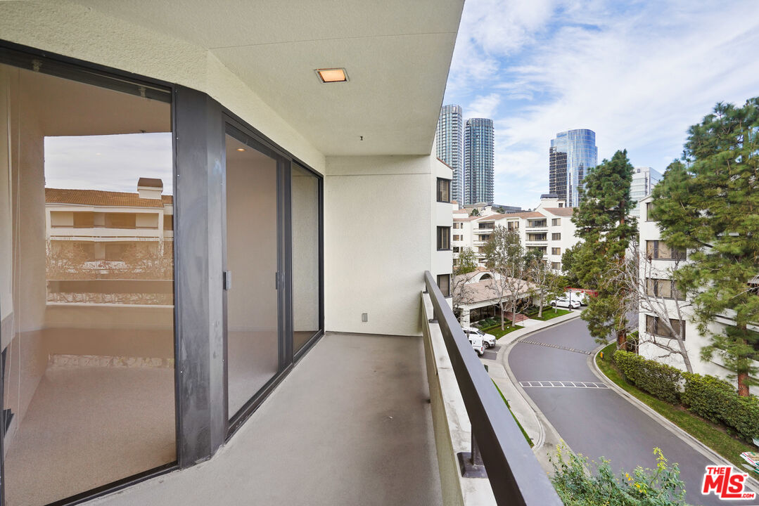 2102 CENTURY PARK LN Unit: 305