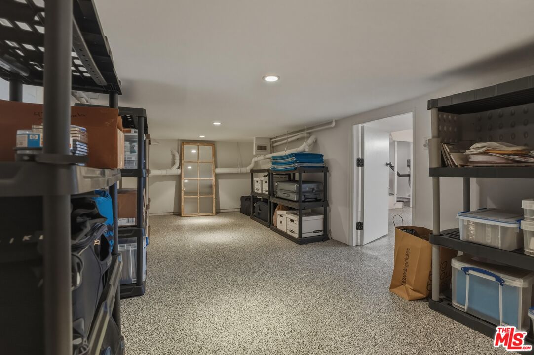 4311 W Sarah St