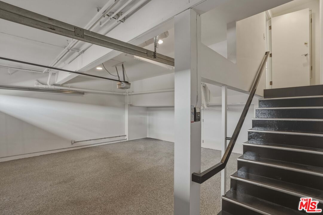 4311 W Sarah St