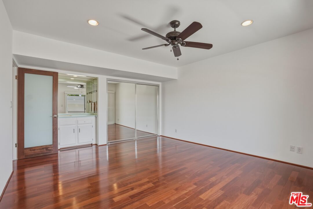 4311 W Sarah St