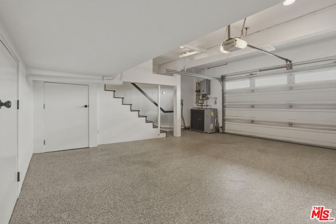 4311 W Sarah St