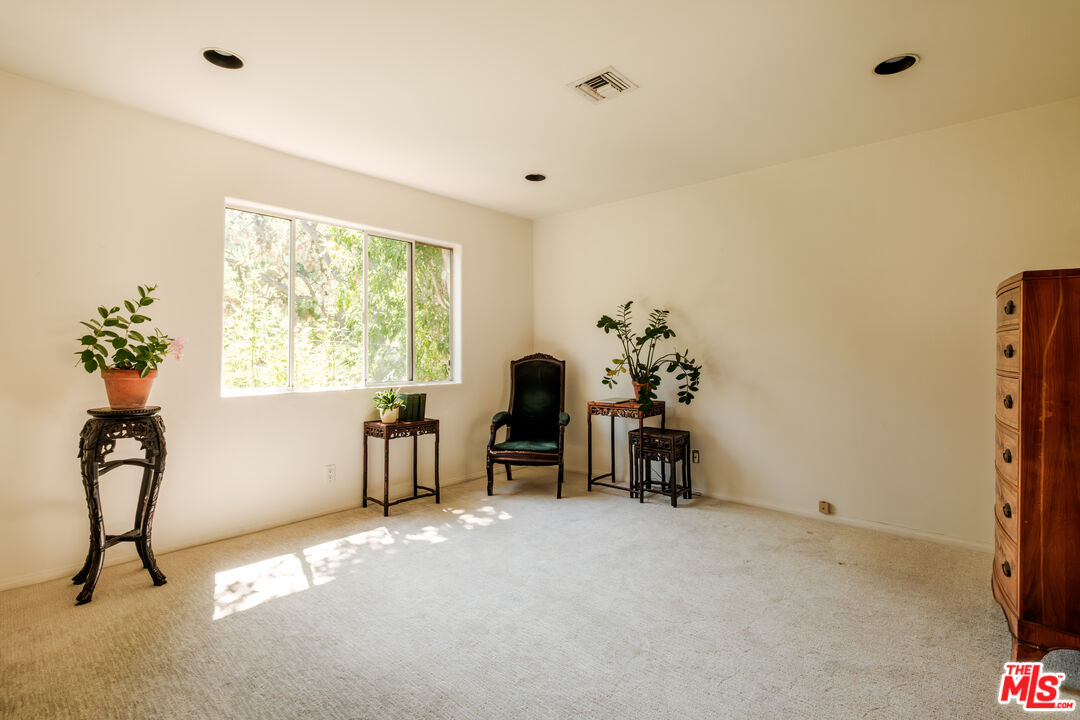10055 Reevesbury Dr
