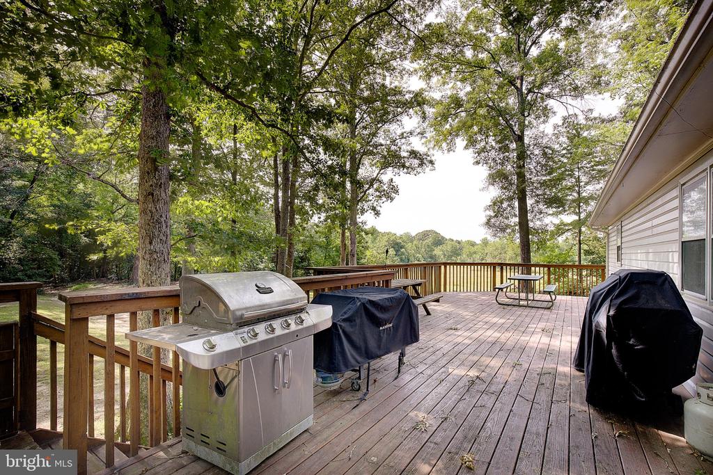 5494 HALLOWING POINT ROAD