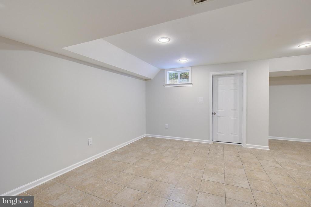 5244 GREENVILLE DRIVE