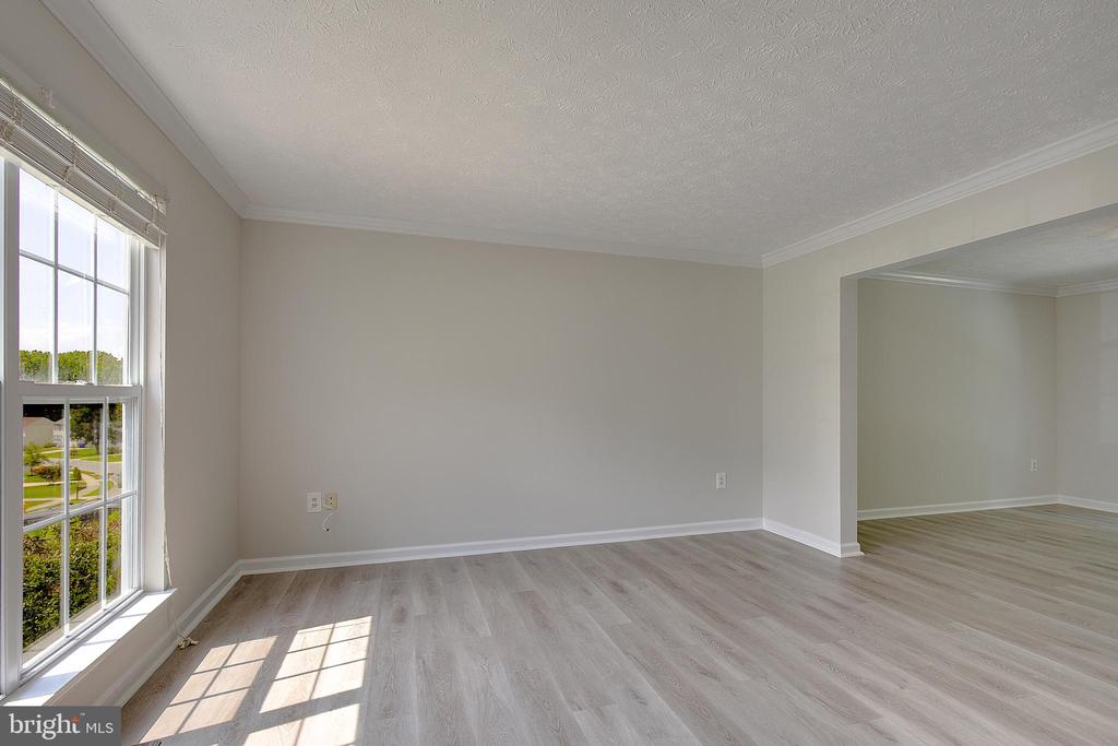 5244 GREENVILLE DRIVE