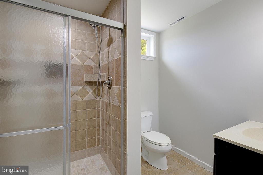 5244 GREENVILLE DRIVE