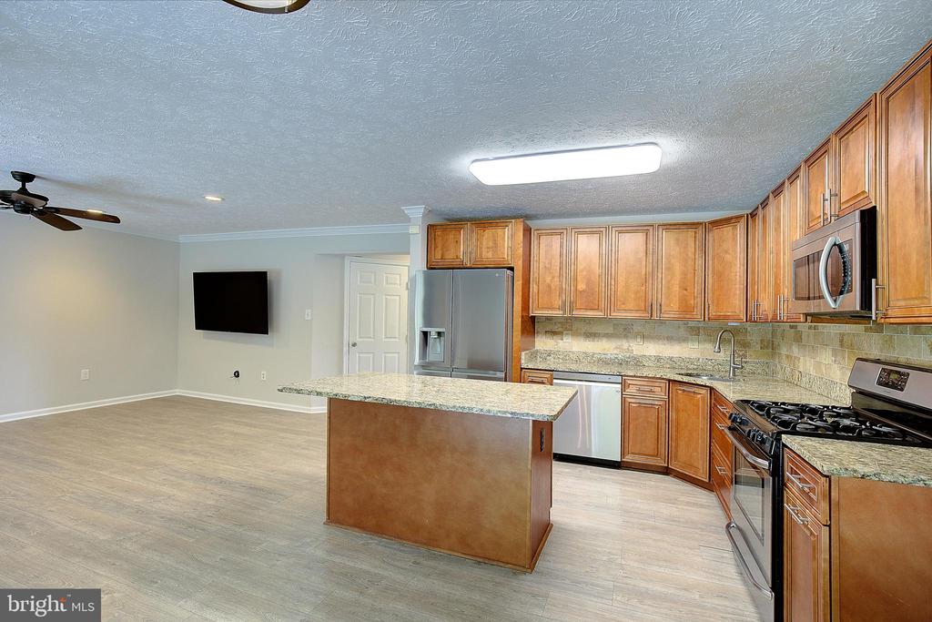 5244 GREENVILLE DRIVE