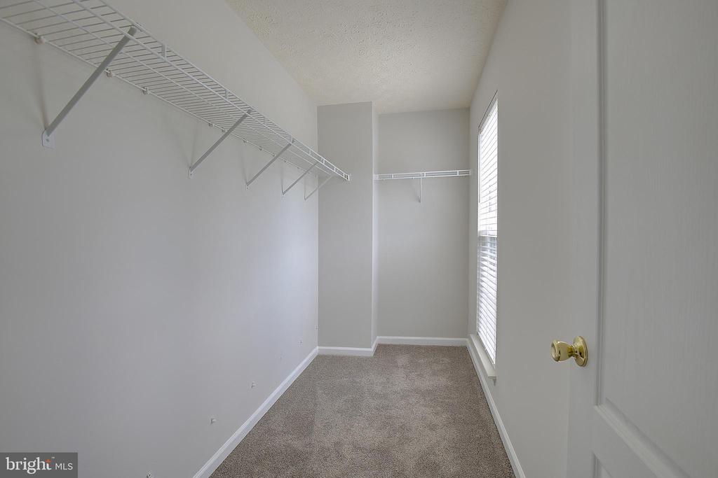 5244 GREENVILLE DRIVE
