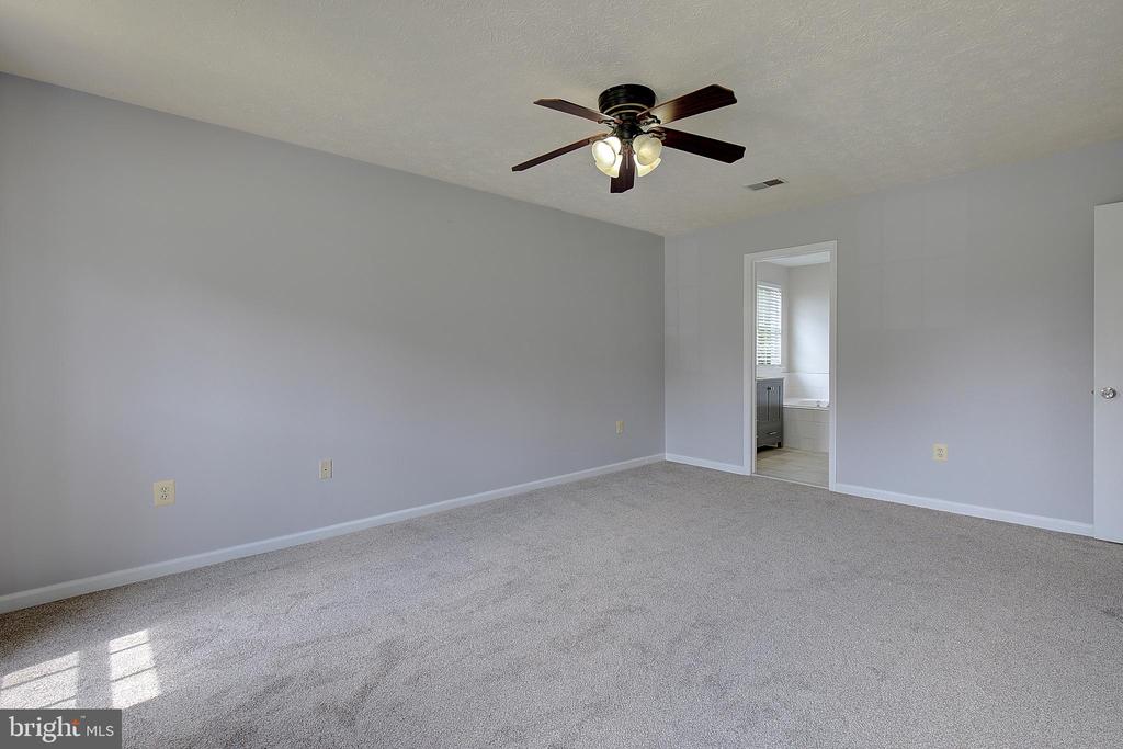 5244 GREENVILLE DRIVE