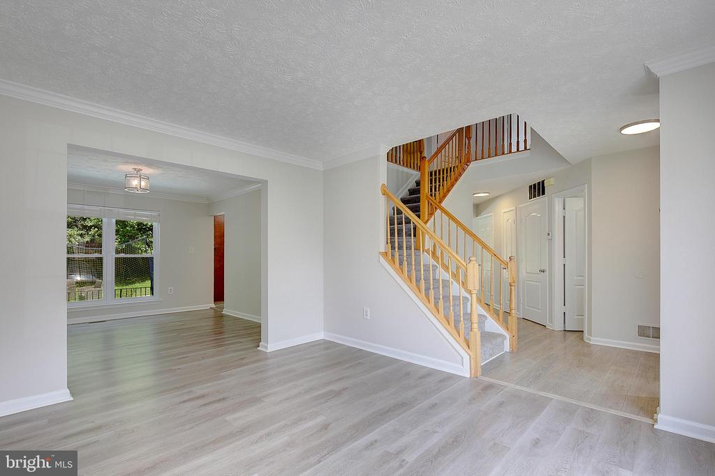 5244 GREENVILLE DRIVE