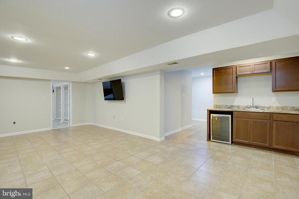5244 GREENVILLE DRIVE
