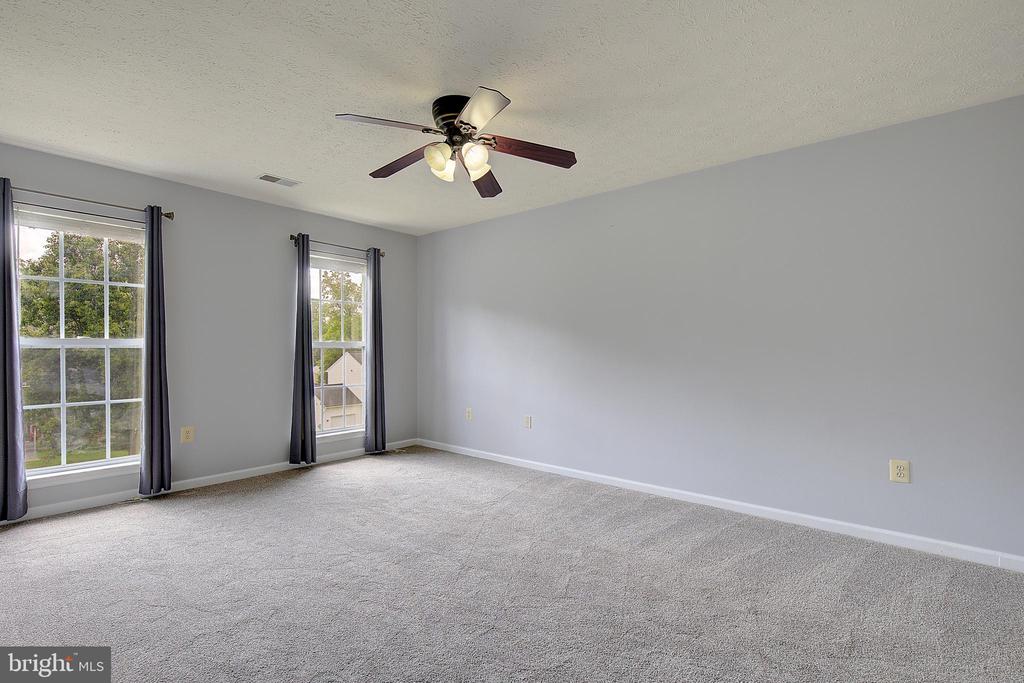 5244 GREENVILLE DRIVE