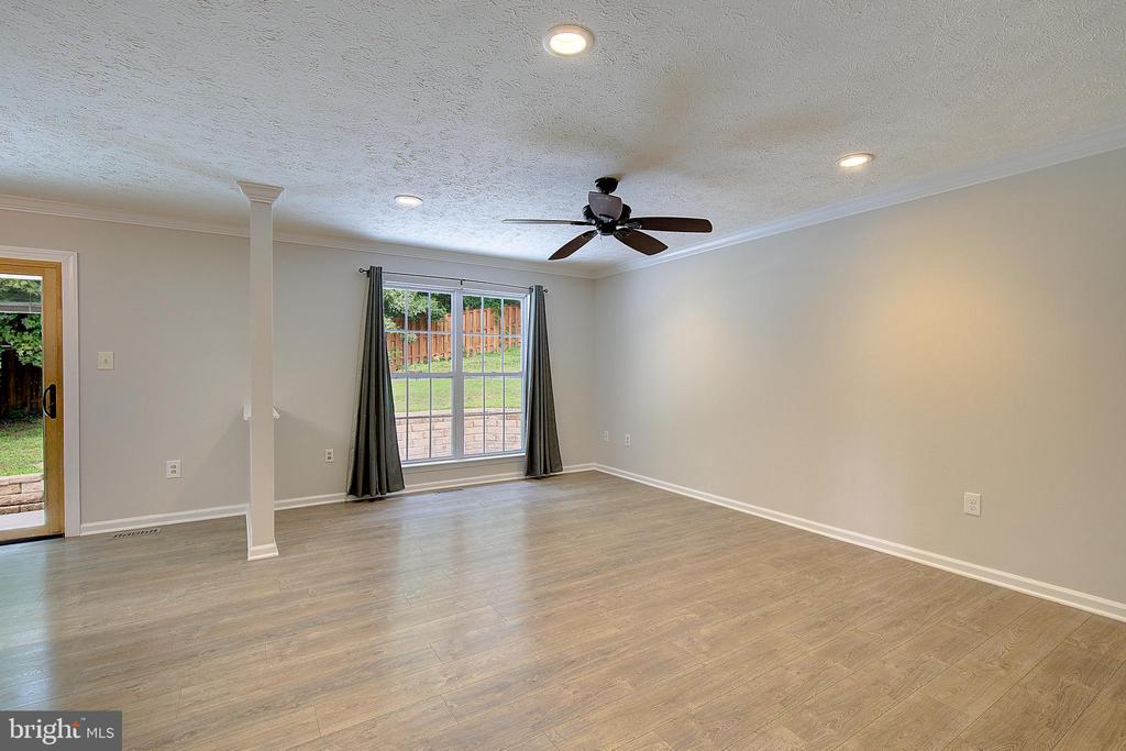 5244 GREENVILLE DRIVE