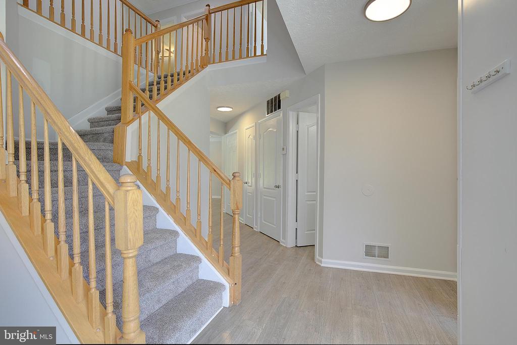 5244 GREENVILLE DRIVE
