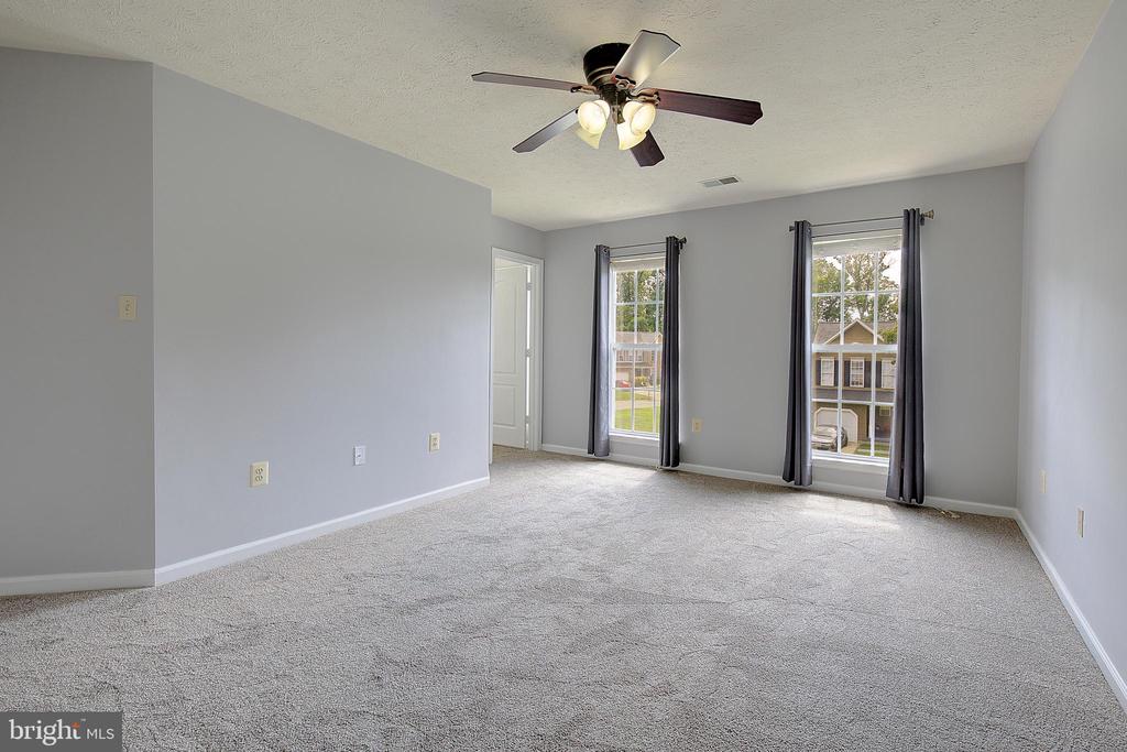 5244 GREENVILLE DRIVE