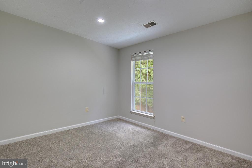 5244 GREENVILLE DRIVE