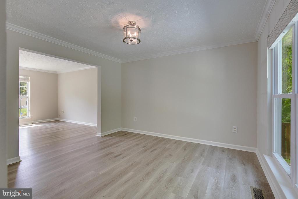 5244 GREENVILLE DRIVE