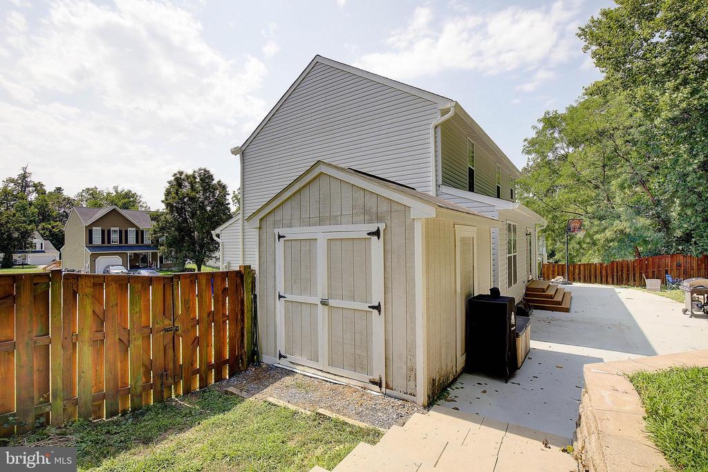 5244 GREENVILLE DRIVE