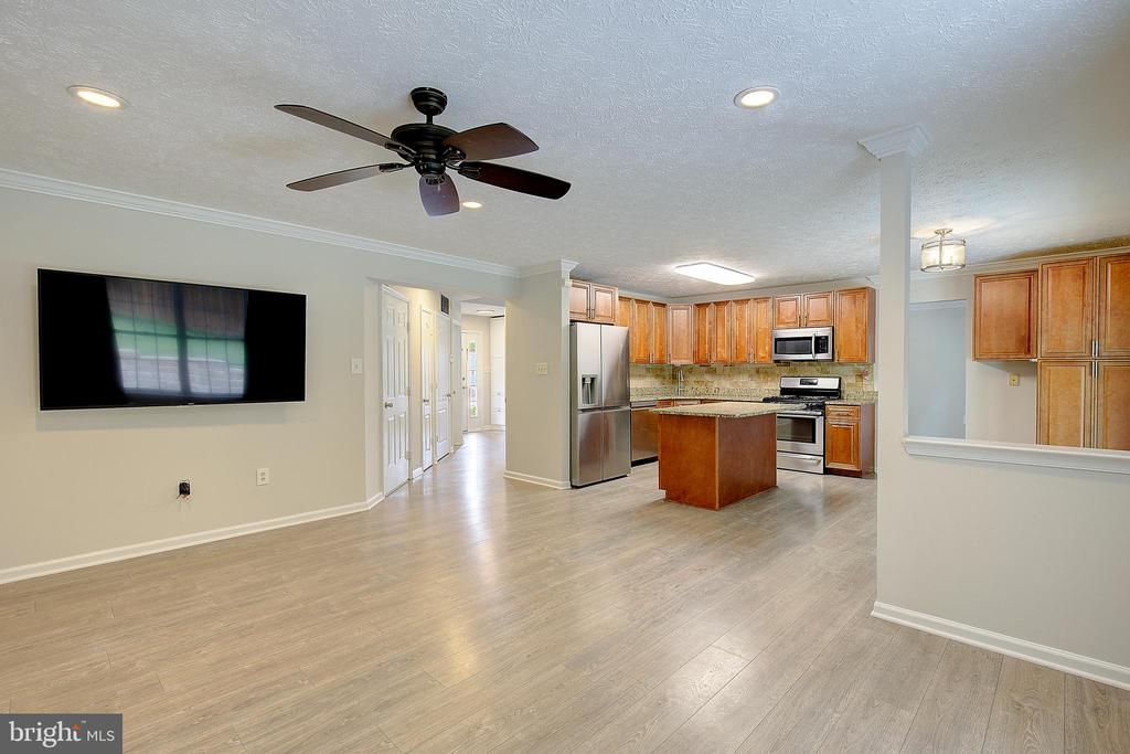 5244 GREENVILLE DRIVE