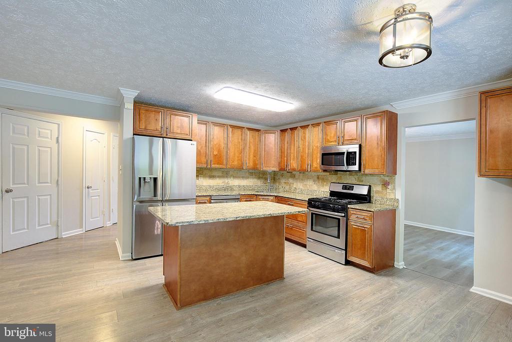 5244 GREENVILLE DRIVE